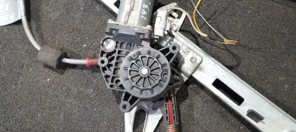 Peugeot 206 Front door window regulator motor
