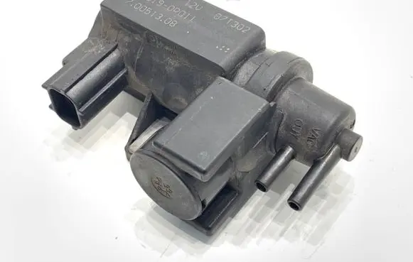 Toyota Avensis T250 Fuel pressure regulator 