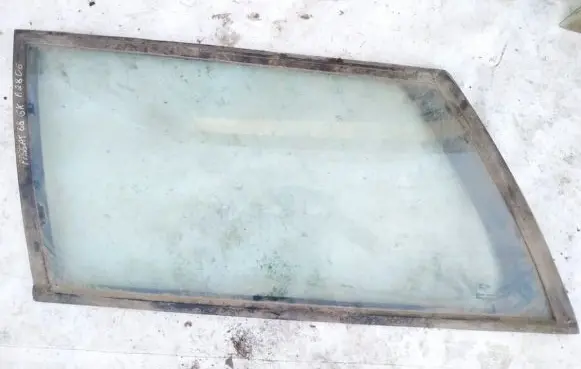 Volkswagen PASSAT B3 Rear side window