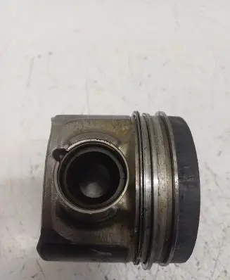 BMW X5 F15 Piston 04L110