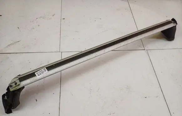 Toyota Avensis Verso Roof transverse bars on the 
