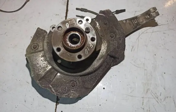 BMW 5 F10 F11 Front wheel hub