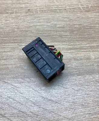 Volkswagen PASSAT B6 Plug wire 8E0972710