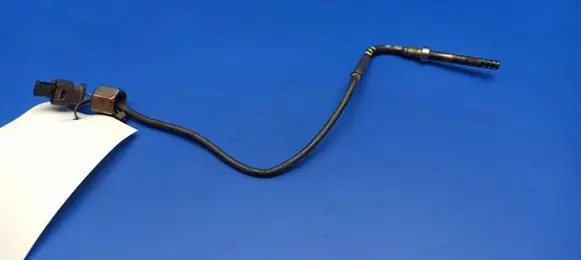 Mercedes-Benz E W211 Exhaust gas temperature sensor A0051539028 0523100400177