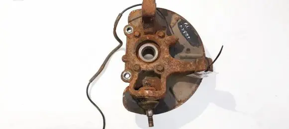 Front wheel hub
