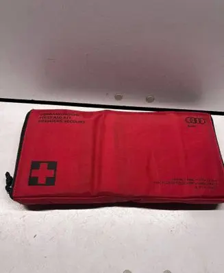 Audi A4 S4 B8 8K First aid kit 