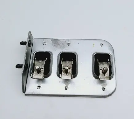Volkswagen PASSAT B5 Coolant fan relay 8D0959493A