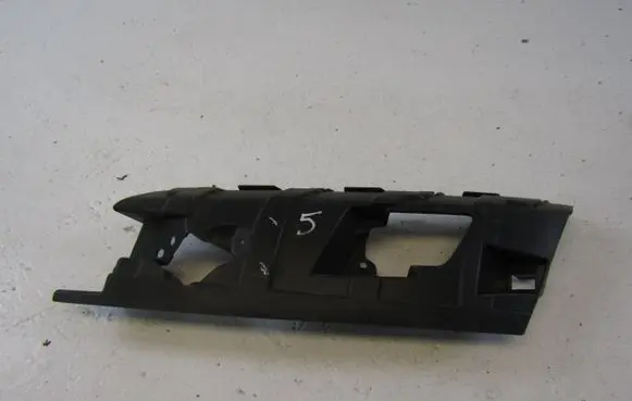Front bumper mounting bracket