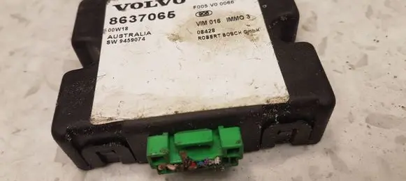 Volvo V70 Immobilizer control unit/module 8637065 F005V00066