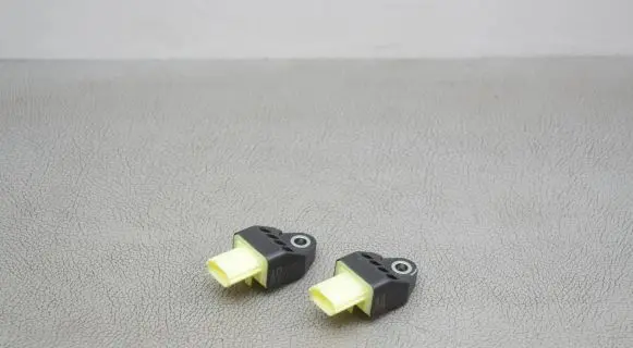 Toyota Prius (XW30) Airbag deployment crash/impact sensor 8983175020 8983175010