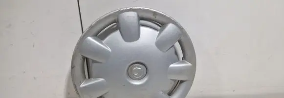 Mazda 121 R14 wheel hub/cap/trim