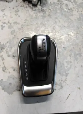 Renault Captur II Gear selector 