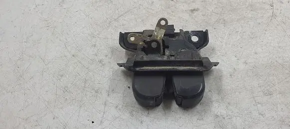 Audi A4 S4 B5 8D Engine bonnet/hood lock/catch 