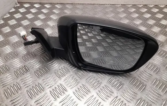 Nissan X-Trail T32 Front door electric wing mirror E4034237