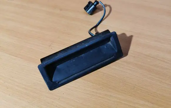 Volkswagen Touareg I Tailgate opening switch 1J0827566F