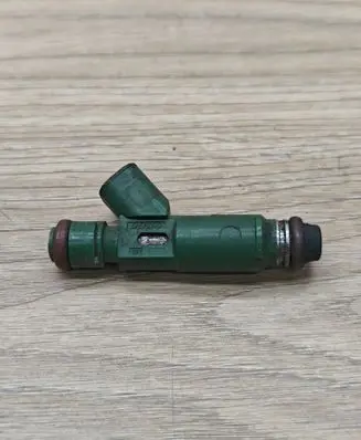 Volvo S60 Fuel injector 9470229