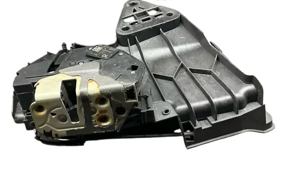 Volvo S60 Front door lock A046465 31301740