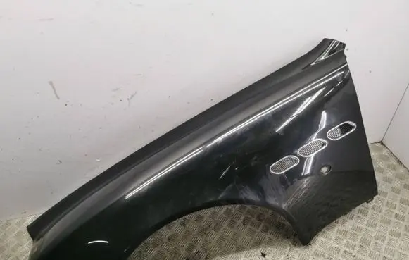 Maserati Quattroporte Fender