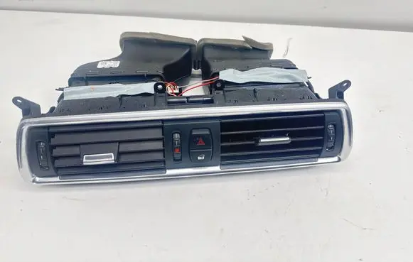 BMW 5 GT F07 Dash center air vent grill 16828110