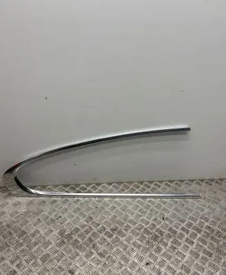 Jaguar XF X250 Rear side glass trim 8X23F255A60A