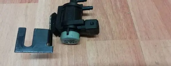 Audi A6 Allroad C5 Turbo solenoid valve 1J0906283A