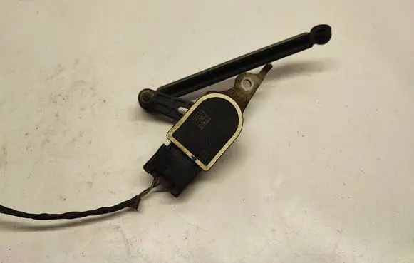 BMW 5 F10 F11 Headlight/headlamp level sensor 6860843 686084301