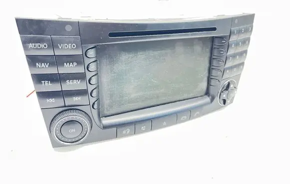 Mercedes-Benz E W211 Radio/CD/DVD/GPS head unit A2118204197