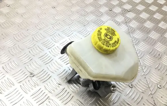 Porsche Cayenne (92A) Master brake cylinder 7P0611303A
