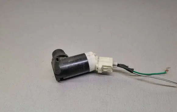 Toyota Avensis T250 Windscreen/windshield washer pump F7C617664A D0014T