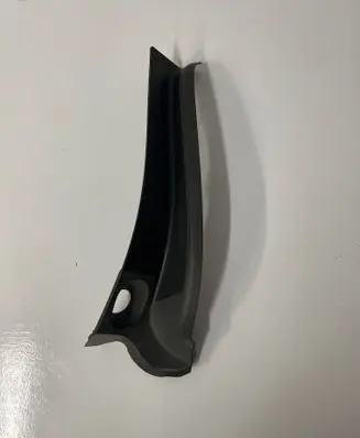 Mini Cooper Countryman F60 Rear/tail light trim molding 03635240