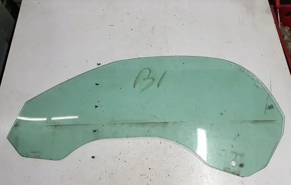 Audi TT TTS Mk2 Sliding door window/glass 