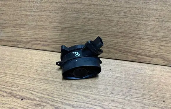 BMW 5 E39 Mass air flow meter 7787076 0928400468 1362