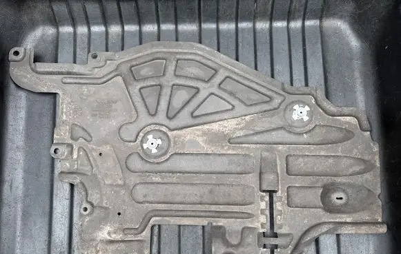 Volvo V60 Rear underbody cover/under tray 31420484