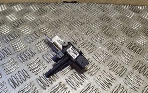 Audi TT TTS Mk2 Exhaust gas pressure sensor 076906051B