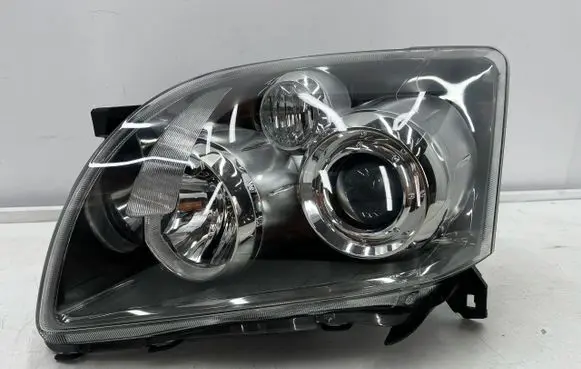 Toyota Avensis T250 Headlight/headlamp 8117005240