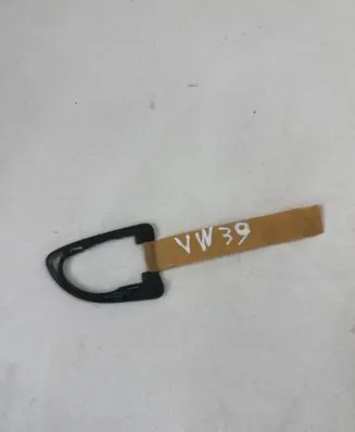 Volkswagen PASSAT B7 Front door handle cover 3C0839210B