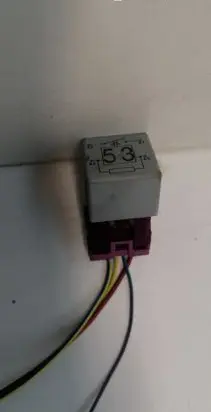 Volkswagen Transporter - Caravelle T5 Fuel pump relay 141951253B