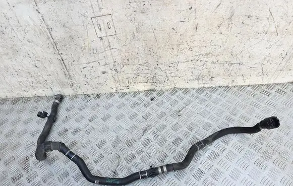 Engine coolant pipe/hose