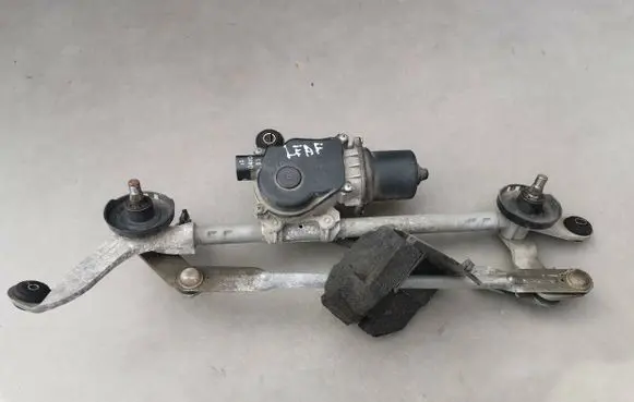 Nissan Leaf I (ZE0) Front wiper linkage 5506C003