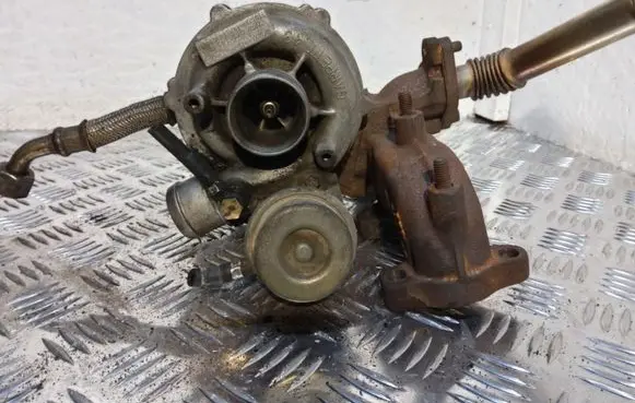 Volkswagen Polo Turbo 045145701 7017291 EK1036671