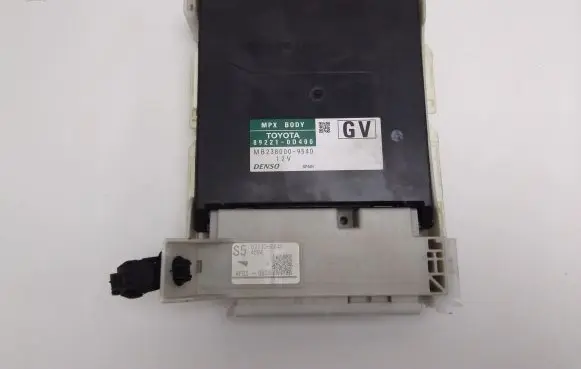 Toyota Yaris Fuse module 892210D400