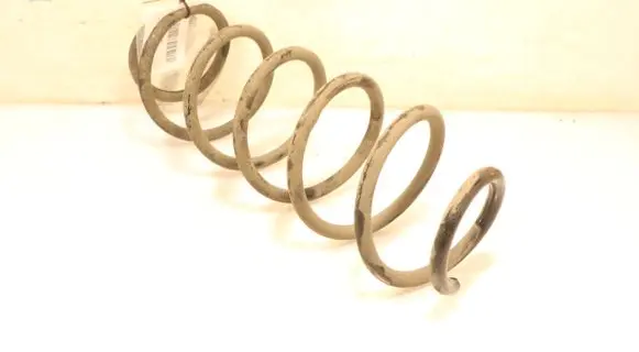 Toyota Yaris XP210 Coil spring/strut mount 