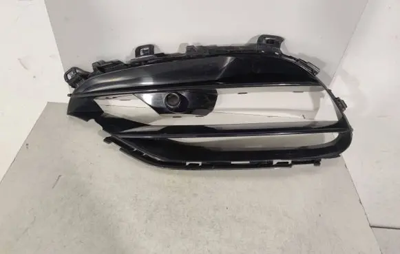 Mercedes-Benz A W176 Front bumper lower grill A1768855300