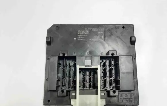 Skoda Octavia Mk3 (5E) Central body control module 5Q0937084AG
