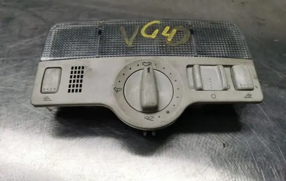 Volkswagen Golf IV Front seat light 1J0959613E