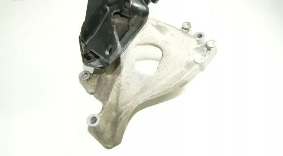 Volkswagen Amarok Engine mount bracket 03L199308E