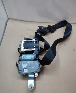 Mercedes-Benz E W212 Front seatbelt 610902000H