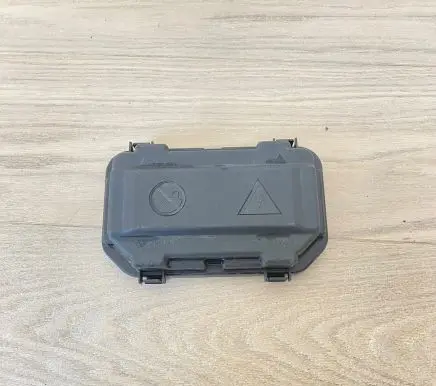 BMW 3 F30 F35 F31 Fuse box cover 9224872 10688710