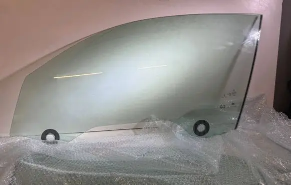 BMW M2 G87 Front door window/glass (coupe) 8498592