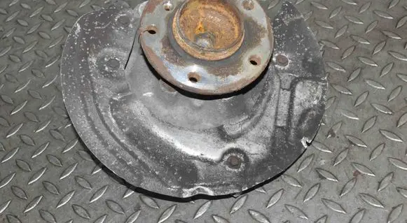 Front wheel hub